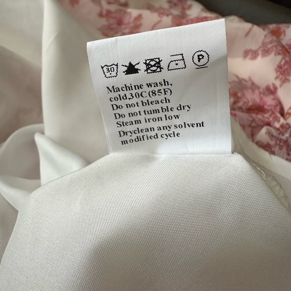 Women's blouse - Picture 9 of 10